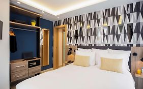 Adagio Premium City Center 4*